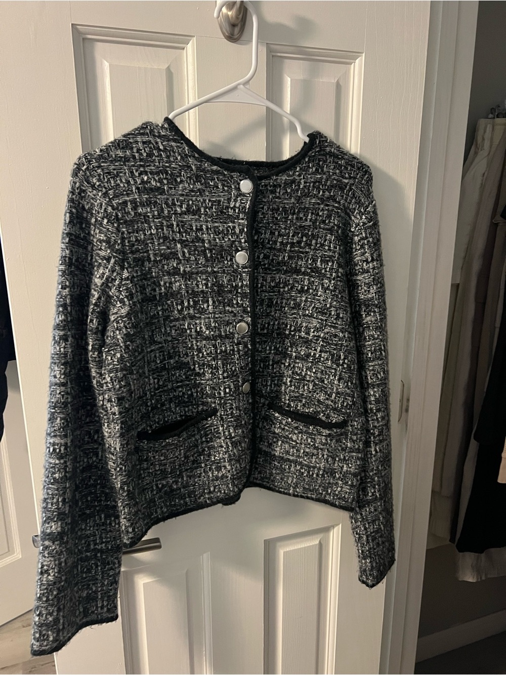 Abercrombie & Fitch Black and White Button Up Cardigan